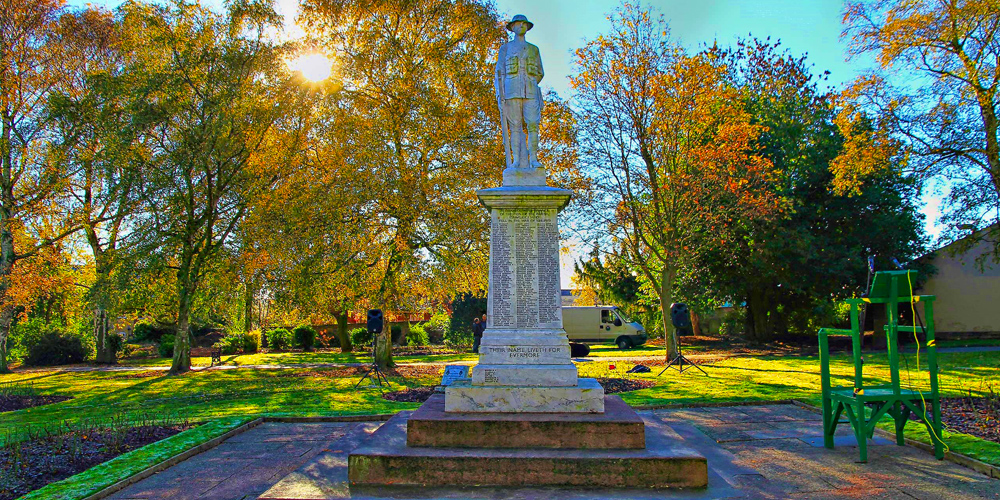 Staveley Town Council Civic Memorial Service - Staveley Memorial - 10th Nov 2013 Staveley Town Council Parade 10/11/13 P14